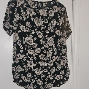 Forever 21 Black and Cream Floral Blouse